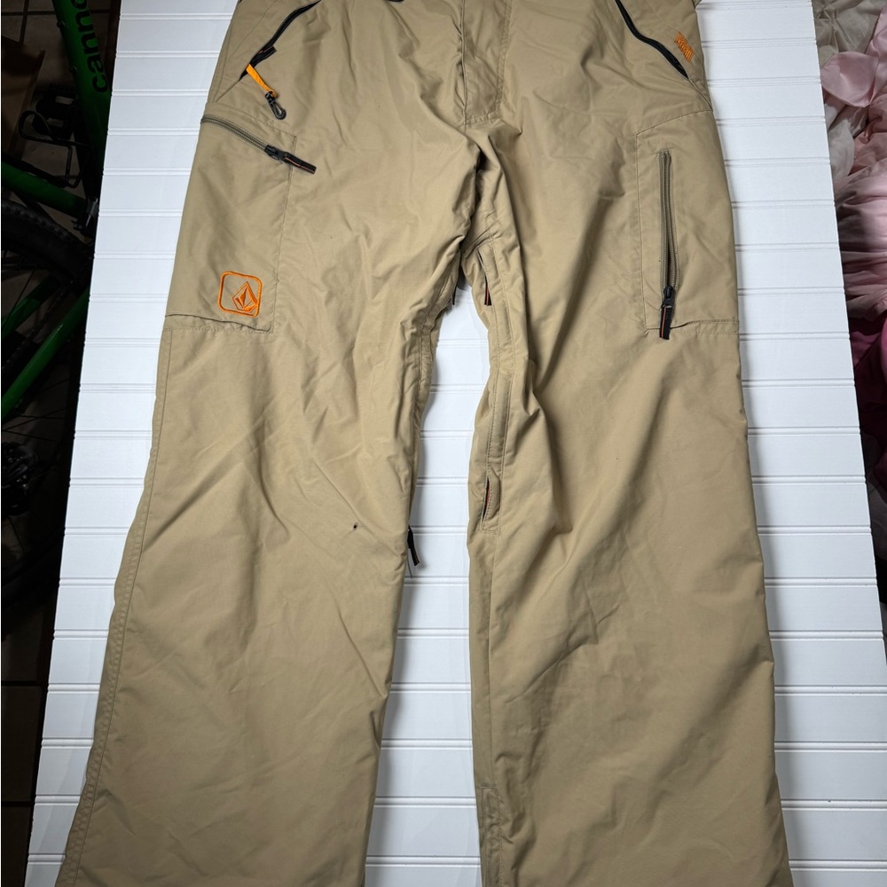 Volcom Tan Cargo Pants snowboarding Outdoor Performance